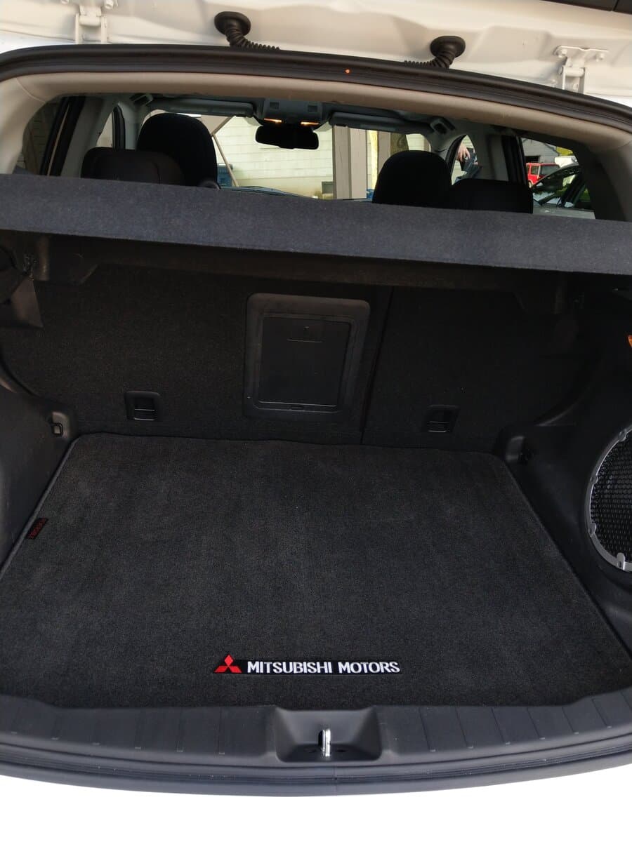 Mitsubishi Outlander Interior - interior detail by Fallout Auto Detailing